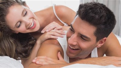 خلال الجماع.. 3 مداعبات مثيرة يستمتع بها زوجك 