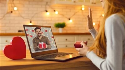 ما أهمية الرسائل المثيرة للزوج المسافر؟