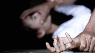 رجل يتخلص من زوجته الحامل بمساعدة عائلته «لإخراج روح شريرة منها»