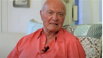 يوسف فوزي: عادل إمام اكتشف مرضي ولا أستطيع الصلاة حاليا