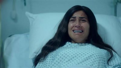 بعد وفاة والدة دينا الشربيني.. نجوم الفن يقدمون واجب العزاء