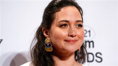 ليلي جلادستون تسطر التاريخ في أوسكار 2023 «أول ممثلة من الهنود الحمر»