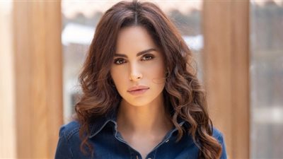 آمال ماهر تعود للغناء بأغنية أنا كويسة بس مهيسة بعد الصدمة (فيديو)