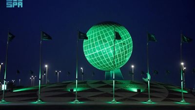 السعودية تتلون بالأخضر احتفالا باليوم الوطني الـ 93 