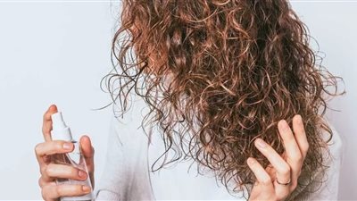 3 زيوت طبيعية للعناية بالشعر الجاف