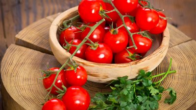 كيفية تختارين الطماطم الجيدة والصالحة لـ«الصلصة»
