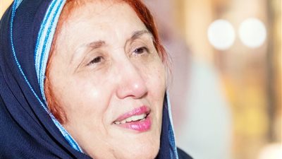 صفية بن زقر | مبدعة من مؤسسي الفن التشكيلي في السعودية