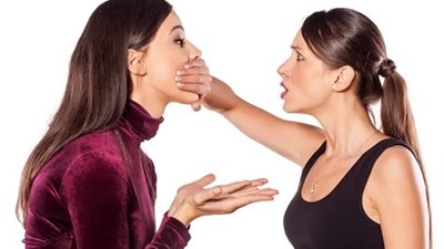 3 أبراج تكره الثرثرة وتعمل في صمت 