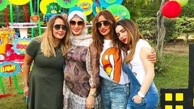 زينة تحتفل بعيد ميلاد طفليها وتشارك صورهما لأول مرة (صور)