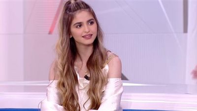 حلا الترك تكشف مفاجأة عن طبيعة علاقتها مع معتز هشام (فيديو)