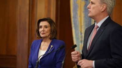 كيفن مكارثي أول رئيس معزول لمجلس النواب الأمريكي.. وطرد نانسي بيلوسي من مكتبها