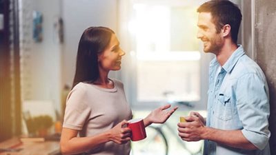 4 أسرار غريبة تجذب الرجل للمرأة.. أبرزها «البطن المستديرة»