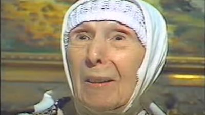 عفت ناجي | رسامة مصرية نشرت فرنسا سيرتها الذاتية