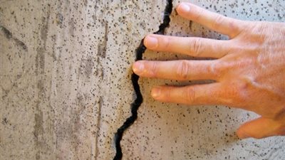 تفسير حلم تشقق الحائط في المنام للعزباء والمتزوجة 