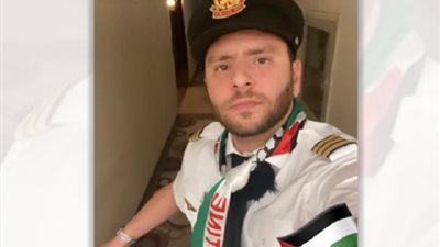 إيقاف الطيار الكندي «مصطفى عزو» عن العمل بسبب دعمه لفلسطين 
