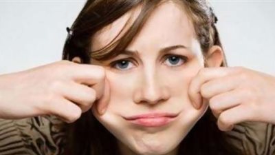 3 خطوات مذهلة لتنحيف الخدود «كثير من الماء قليل من الأملاح»