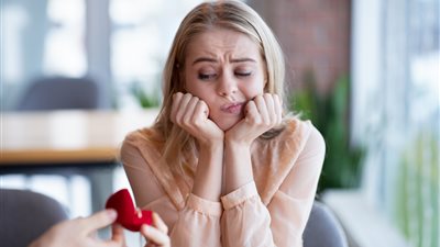 3 أخطاء فادحة يقع فيها الشاب والفتاة خلال فترة الخطوبة