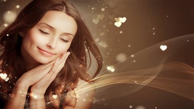 تفسير رؤية الذهب في المنام للعزباء والمتزوجة والحامل