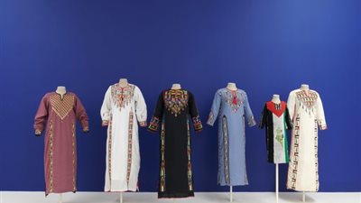 بفستان النكبة.. المصممة راشيل ديدمان تستعرض النضال الفلسطيني بمعرض كامبريدج (صور)