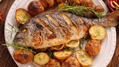 طريقة عمل السمك في الفرن بخطوات سهلة