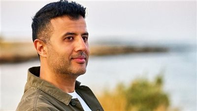 حمزة نمرة يتضامن مع الفلسطينيين بأغنية يا ظريف الطول من شوارع لندن (فيديو)