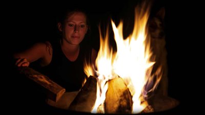 تفسير رؤية النار في المنام للعزباء والمتزوجة