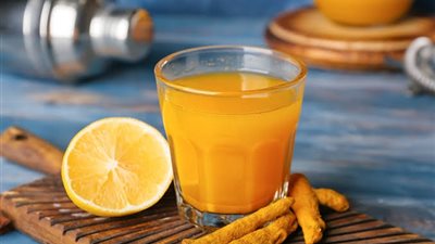 5 فوائد مذهلة لماء الكركم.. أبرزها تعزيز صحة المخ والكبد