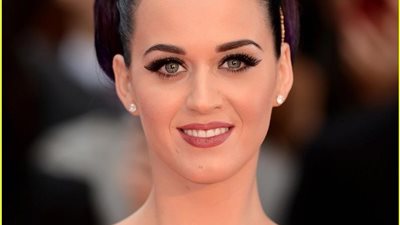 أمنية كاتي بيري في عيد ميلادها الـ 39 هي «السلام»