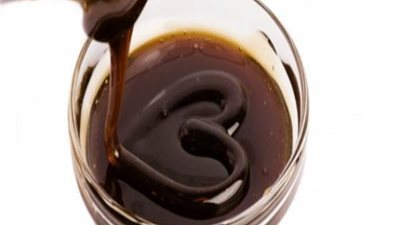 العسل الأسود يتصدر قائمة الأطعمة المعززة للمناعة