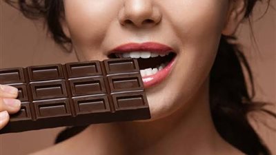 4 أطعمة لتحسين المزاج ومكافحة القلق والاكتئاب (إنفوجراف)