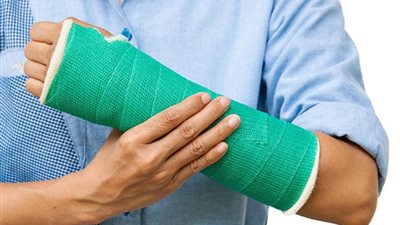 ما مدى اشتراط الطهارة عند وضع الجبيرة؟ «الإفتاء تجيب»