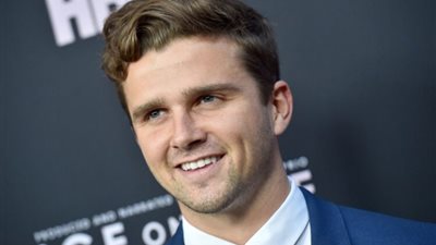 أوبريت «راجعين» يحتل مواقع التواصل الاجتماعي العالمية