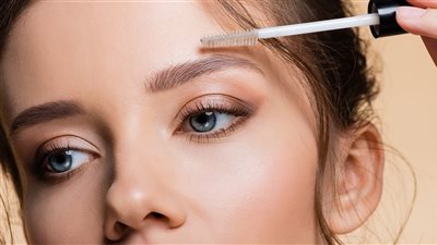 كل ما تحتاجين معرفته عن استخدام «جل الحواجب»