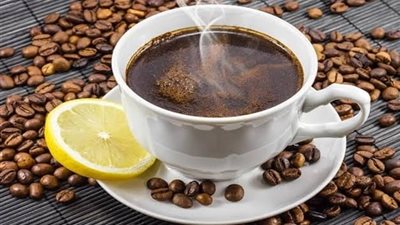 4 فوائد لتناول مشروب القهوة مع الليمون (إنفوجراف)