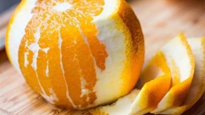 4 فوائد لقشر البرتقال على البشرة (إنفوجراف)