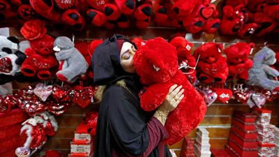 «جنازة» أصل فكرة الاحتفال بيوم عيد الحب المصري في 4 نوفمبر 