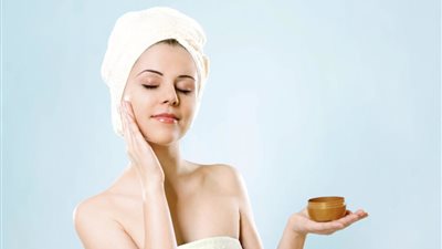 كم مرة يمكنك تقشير بشرة وجهك لتصبح أكثر نضارة؟