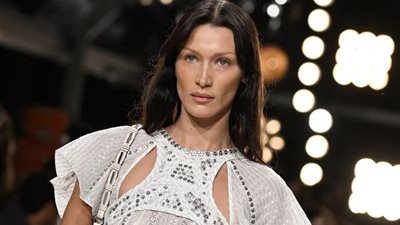 ديور تطرد بيلا حديد وتستبدلها بالإسرائيلية ماي تاجر