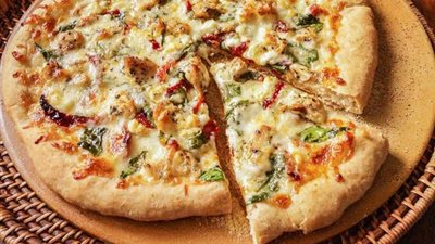 طريقة عمل بيتزا البروكلي فى مطبخك