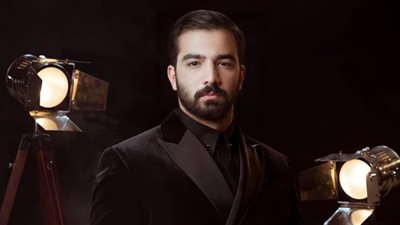 حازم إيهاب يحتفل بعيد زواجه بإطلالة تدهش جمهوره «شاهدي»