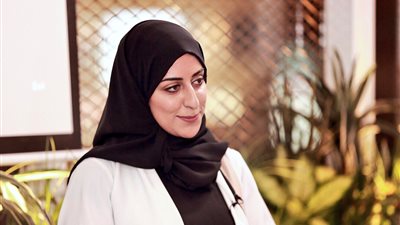 إيمان اليوسف | أول كاتبة إماراتية تقدم فيلمًا نسائيًا قصيرًا