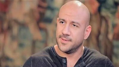 الموت يفجع الفنان أحمد مكي 