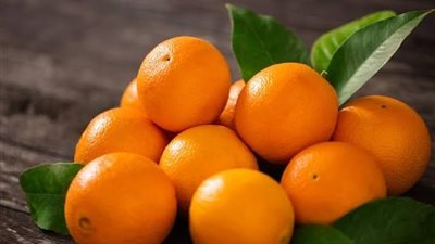 4 أضرار لتناول البرتقال على معدة فارغة (إنفوجراف)