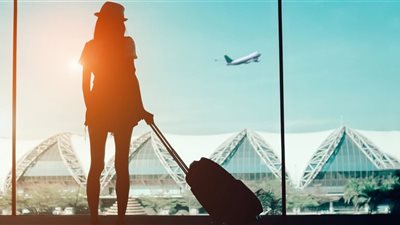 تفسير حلم السفر بالطائرة في المنام للعزباء والمتزوجة