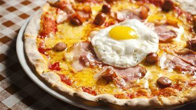 طريقة عمل بيتزا البيض بخطوات سهلة