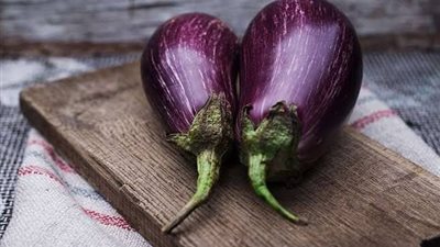 كيف أزيل صبغة الباذنجان عن اليدين؟ (إنفوجراف)