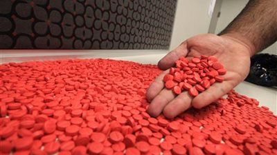 إحالة أوراق قبطان ومدير سفينة أجنبيان للمفتي في تهريب 18 مليون قرص ترامادول