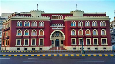 القصة الكاملة لسقوط طالب آداب الإسكندرية من الطابق الخامس خلال الامتحان بسبب الزحام