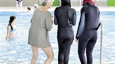 5 أنواع من الملابس تعرضك للأمراض (إنفوجراف)