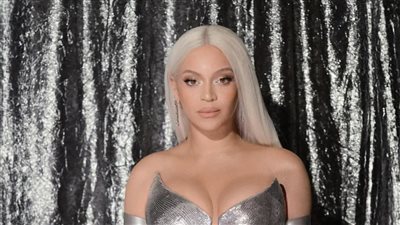 إطلالة لامعة لابنة النجمة بيونسيه في عرض فيلمها الأخير